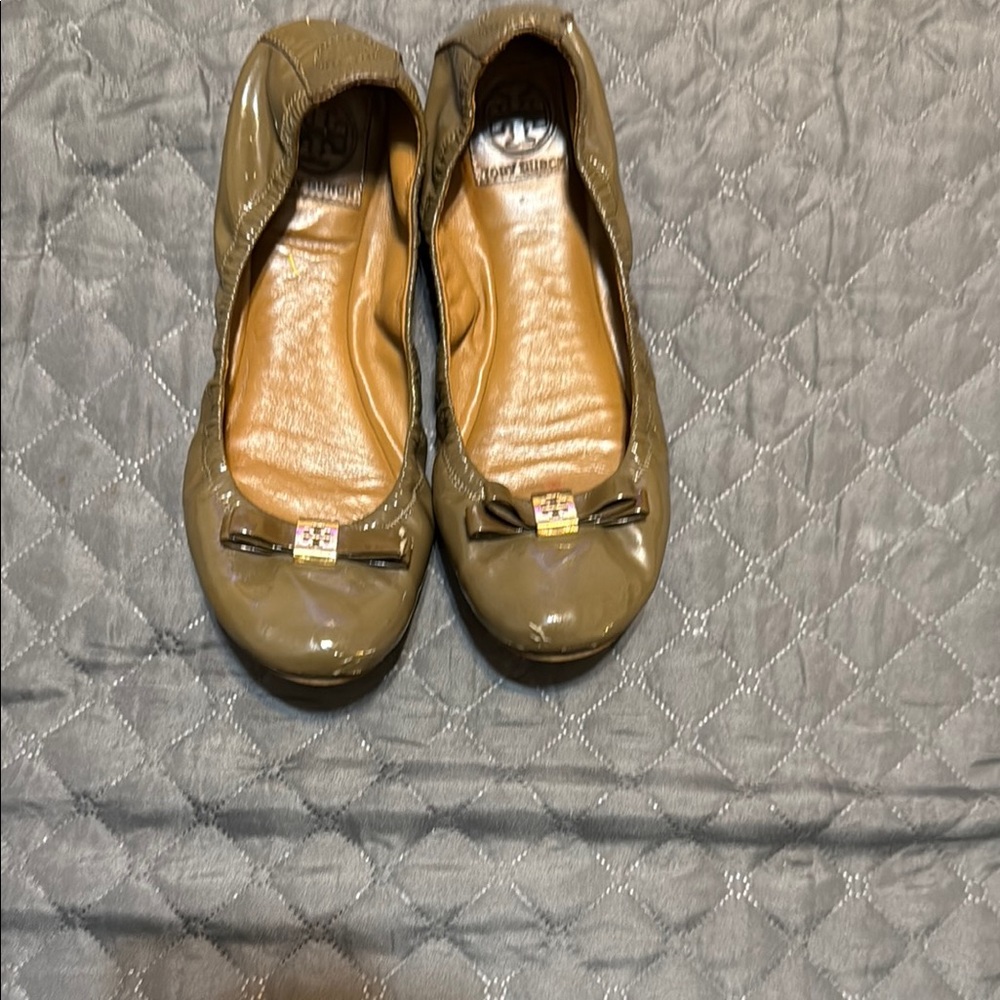 Tory Burch Green Flats with Metallic Detail